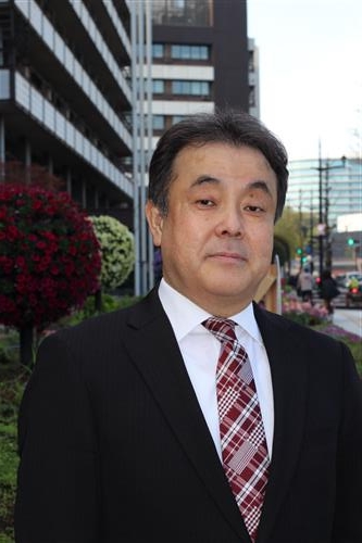 中央区長　野崎　元彦