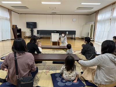 主任児童委員さんによる読み聞かせ