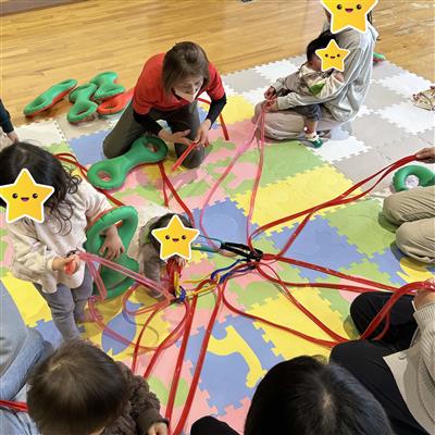 協力して花火を作ります
