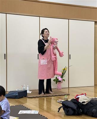 歯科衛生士が説明する様子