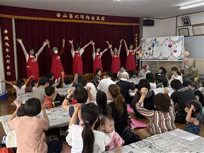 歌遊びの様子
