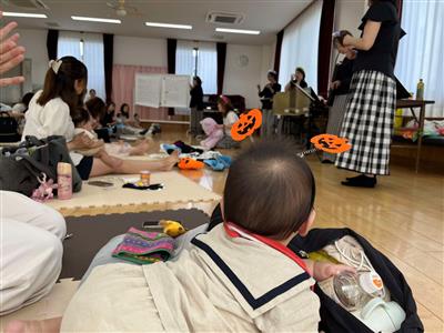 仮装している子