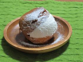 缶詰パンのマリトッツオ