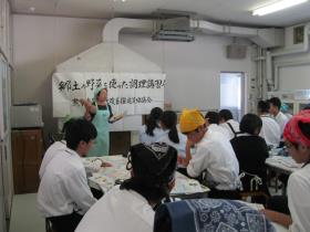 郷土料理講習会説明の様子