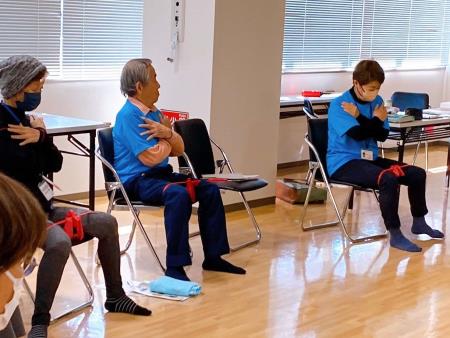 ゴムバンドを使った運動