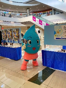 イオンモール熊本でのイベントの様子2（節水ちゃん）