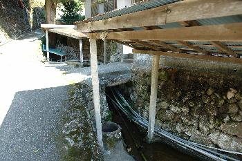 平山南の湧水