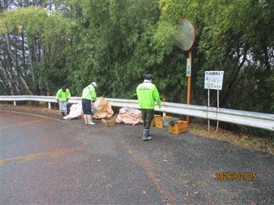 投棄物の撤去作業