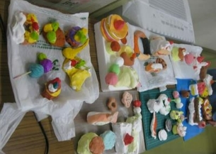 紙粘土によるスィーツ作品