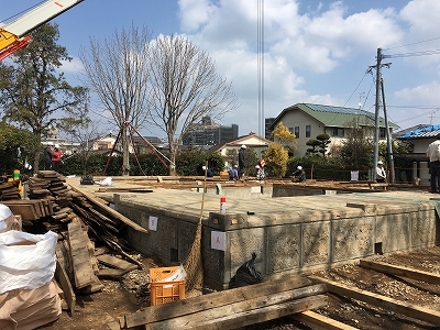 部材格納作業の状況 部材格納作業の状況