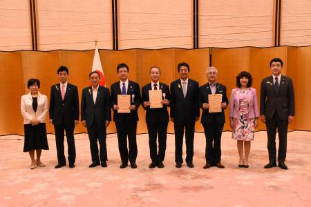 SDGs未来都市　認定授与式の様子