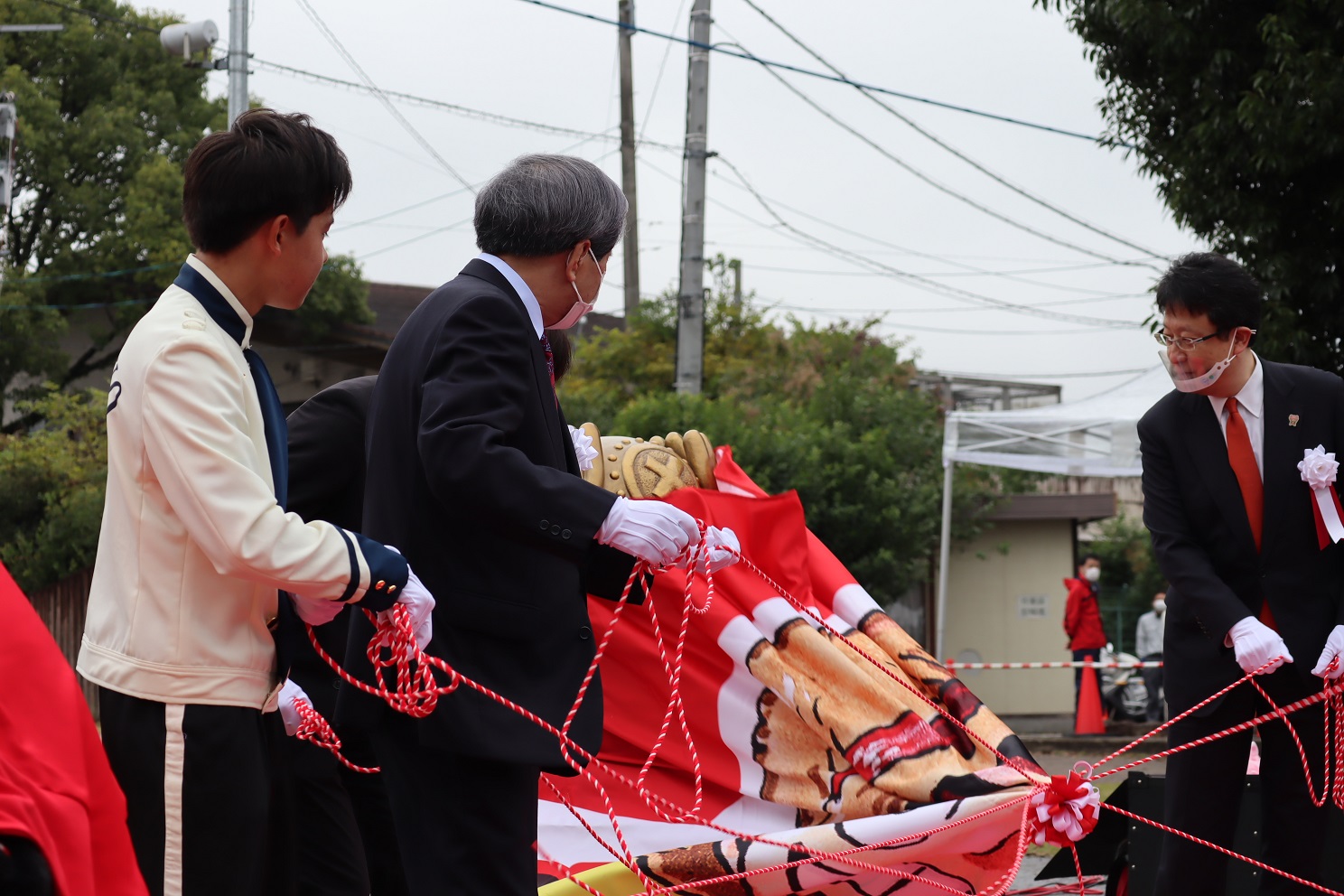 除幕の瞬間