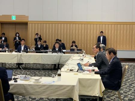 会議の様子(2) 会議の様子(2)