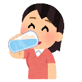 水分補給をする女性
