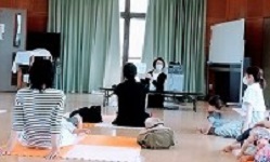 校区の子育てサークルでの様子 校区の子育てサークルでの様子