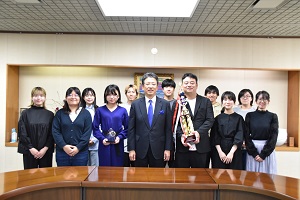 市長表敬写真(2)