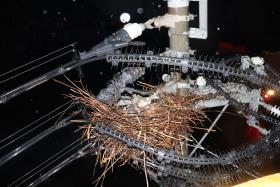 電柱・電線に作られた鳥の巣の写真(1)