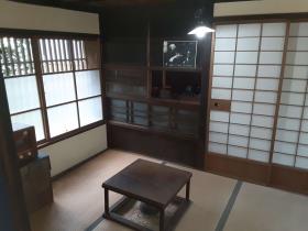 暖炉のある客間