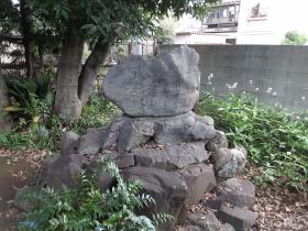 是山の句碑