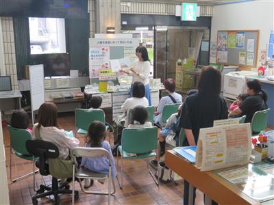 ロビーで行うおはなし会