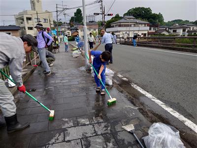 橋を磨く