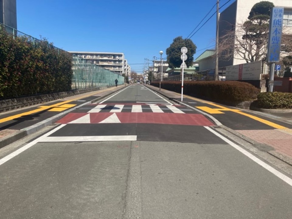 東区東町スムーズ横断歩道