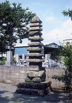 大慈寺の層塔（永仁五年銘）