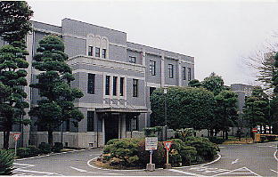 登録有形文化財 熊本大学本部(旧熊本高等工業学校本館) / 熊本 登録有形文化財 熊本大学本部(旧熊本高等工業学校本館) / 熊本