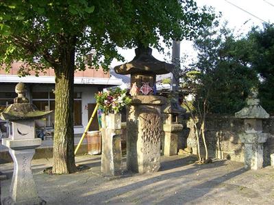 高の石造六地蔵塔