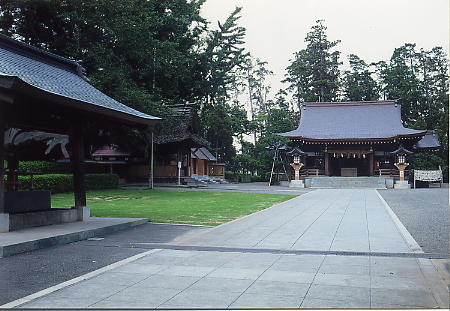 健軍神社境内