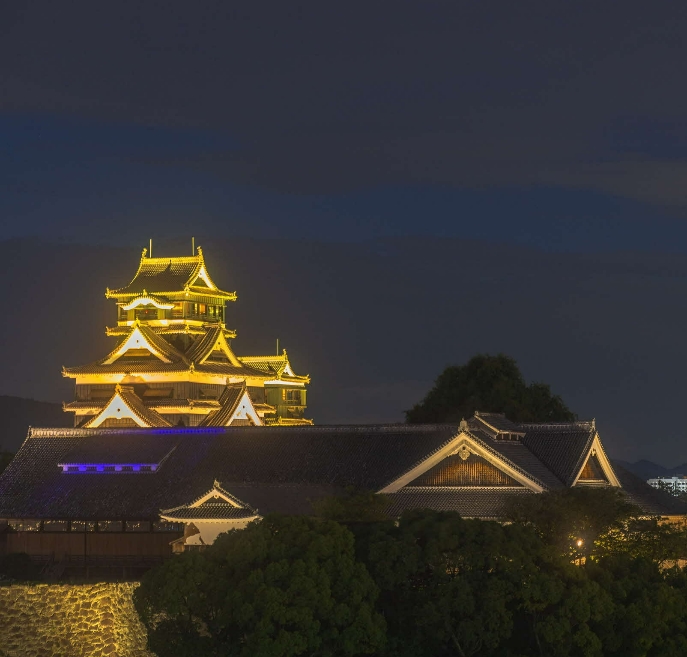 熊本城天守閣ライトアップ画像（黄色）
