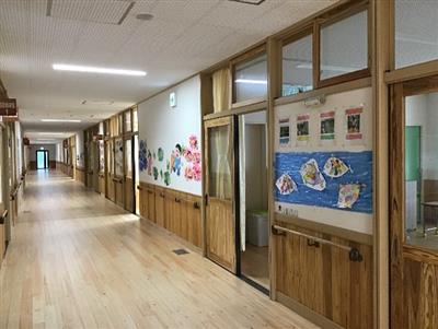 あおば支援学校の県産木材を使用した内装