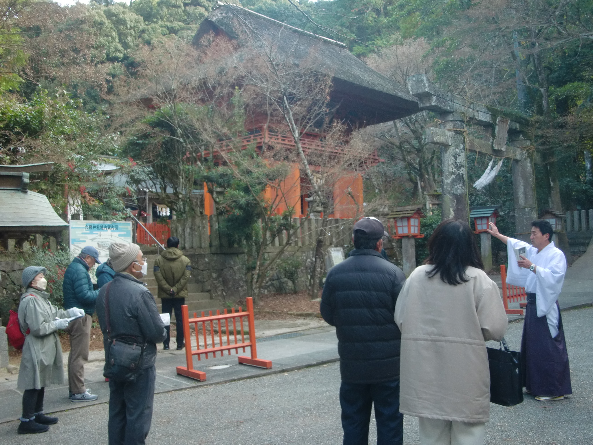 六殿神社