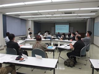 イベントについて全体協議をしている様子の写真 イベントについて全体協議をしている様子の写真