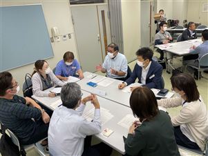 グループワークの様子 グループワークの様子