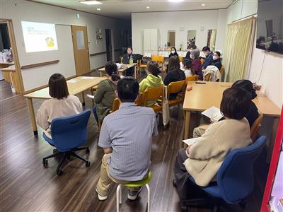 研修を受けている職員さんの様子(後方からの撮影)