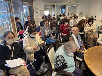 研修中の参加者の写真の画像