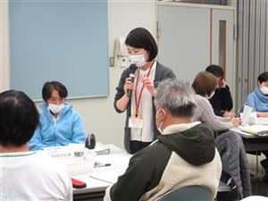 グループワーク後に代表者が発表している様子