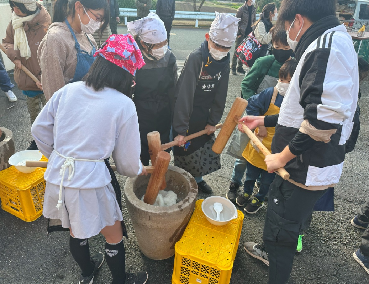 餅つき(4)
