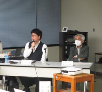 新議長による進行