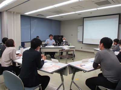 人生会議チームの話し合いの様子