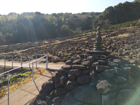 60　キラキラ輝く池辺寺跡