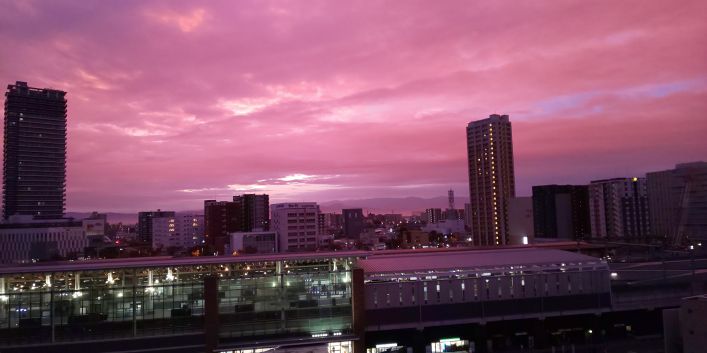 66　夕焼けの熊本駅