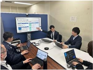 情報職　会議風景