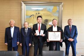 3.29加藤神社様からの熊本城災害復旧支援金への寄付金及び令和6年能登半島地震に対する災害義援金の贈呈