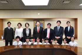 3.29小学生女子バレーボール全国大会優勝に伴う表敬