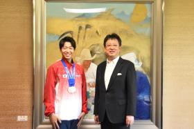 エアロビック世界大会優勝及び世界エアロビック体操競技選手権大会出場 に伴う市長表敬訪問
