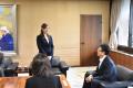 表敬訪問の様子の画像