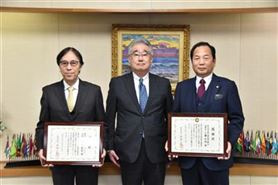 令和6年11月27日（水曜日）熊本市市民公益活動支援基金への寄附に伴う感謝状贈呈式