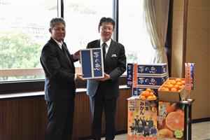 令和6年12月27日（金曜日）うんしゅうみかん贈呈式